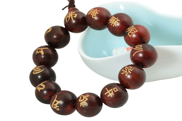佛珠激光雕刻打標(biāo)文字設(shè)備